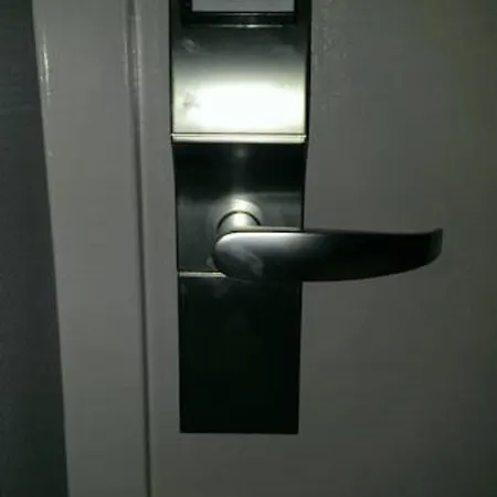 Atlantis Hotel 2*